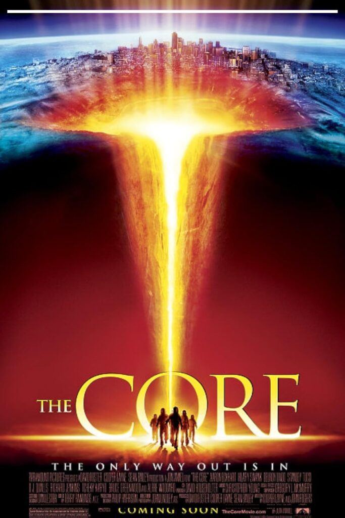 Pôster de O núcleo: Missão ao centro da Terra (2003): feixe luminoso atravessa a crosta até o centro da Terra; silhuetas de pessoas na base e skyline no topo.