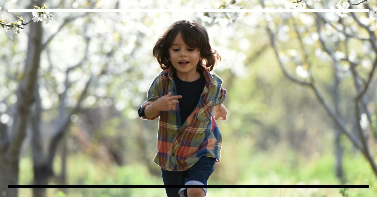 Brincar ao Ar Livre: o que a natureza e o risco calculado ensinam que a sala de aula não consegue