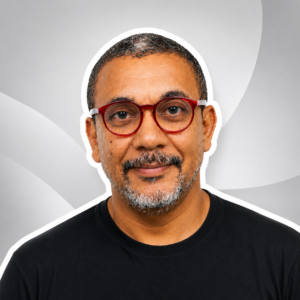 Rogério Ramos, professor, pesquisador e autor