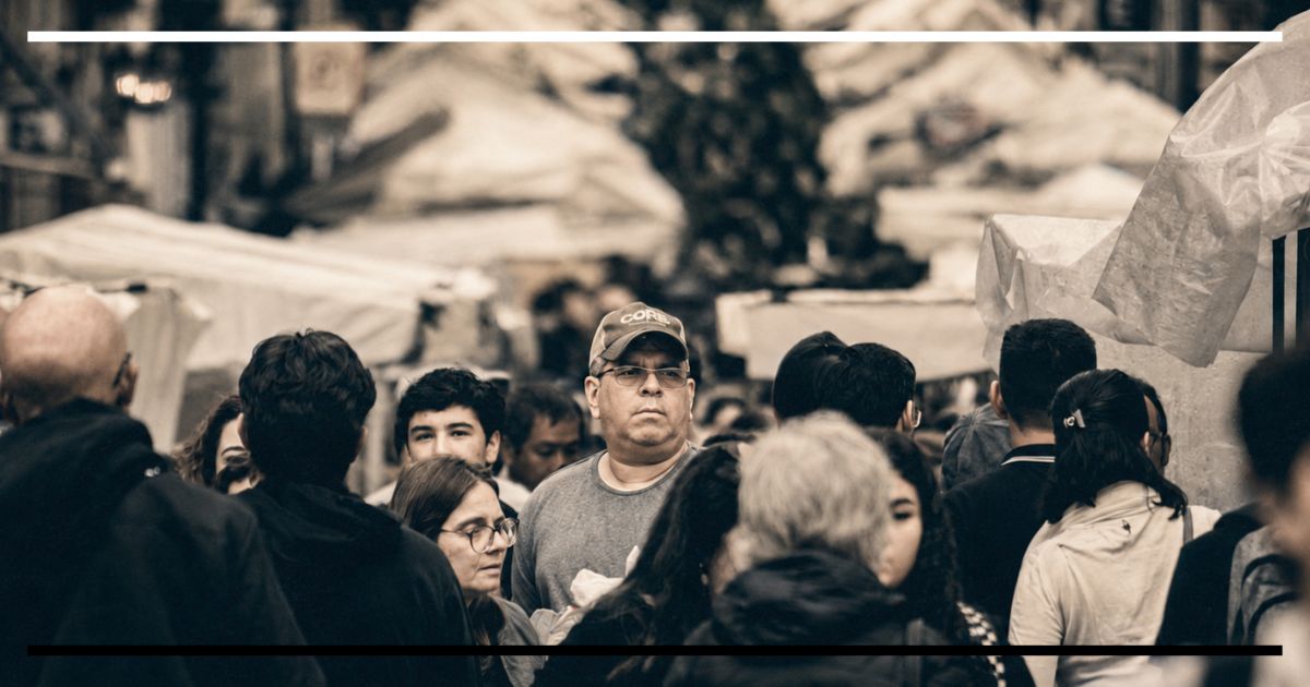 Imaginação sociológica: como ligar experiências pessoais à sociedade?